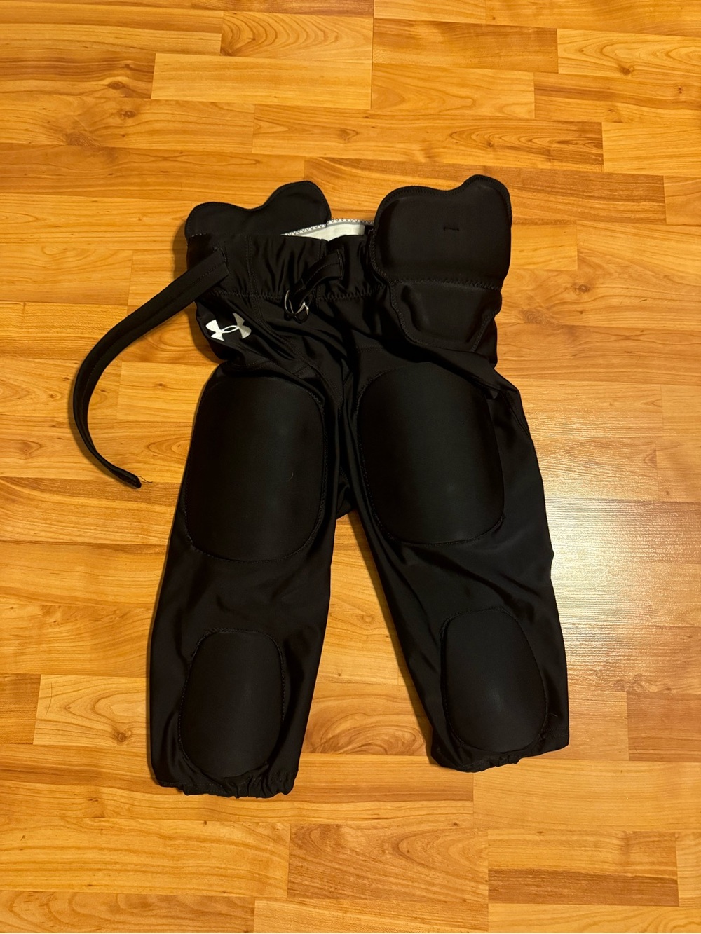 Men’s Medium Under Armour Football Pants